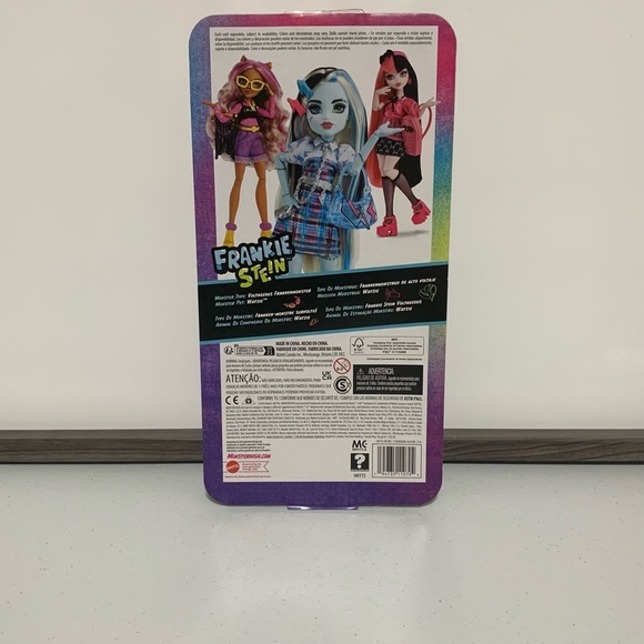 Monster High®: Frankie Stein™ Day Out Doll with Accessories-New - Picture 2 of 9
